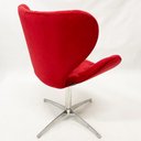 Ver imagem 4 de Poltrona Decorativa SWAN capitonê cor vermelho base alumínio giratória - Poltronas do Sul
