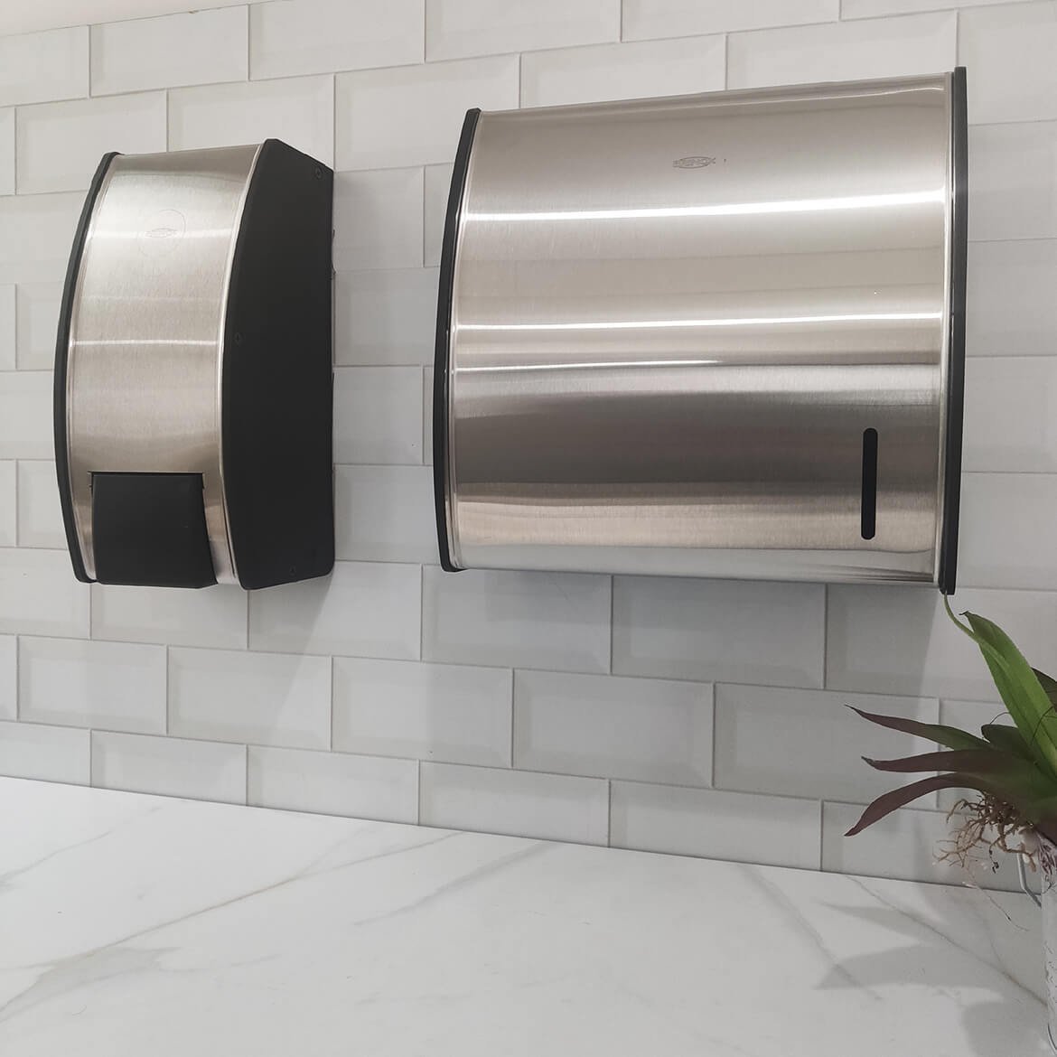 Dispenser de Papel Toalha Interfolhado para Banheiro Porta Toalha Decorline Brinox Aço Inox e Preto - 4