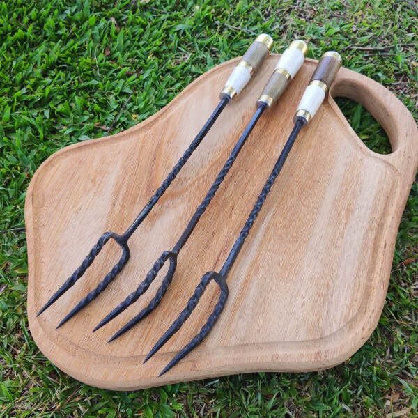 Garfo 45cm Trinchante Com Cabo Grande Para Churrasco