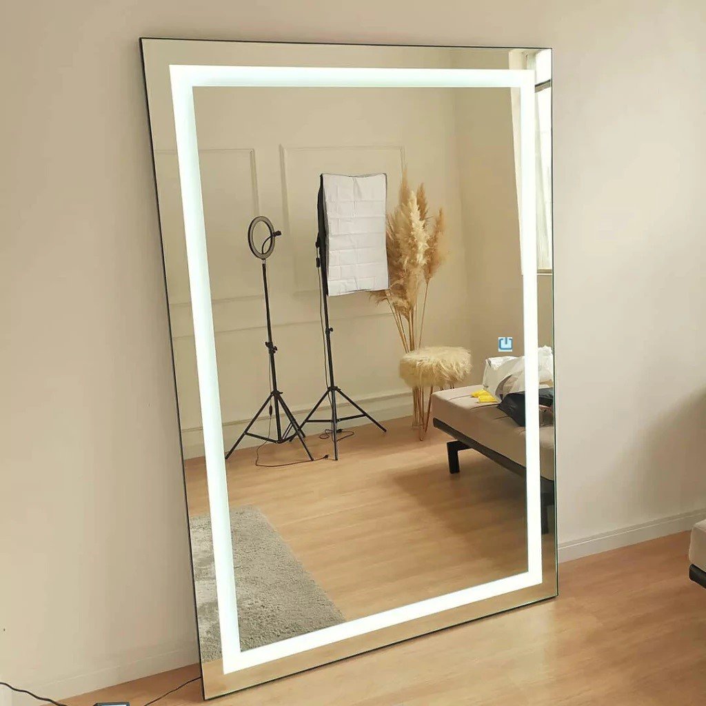 Ver mais imagens de Espelho Jateado Iluminado com Led Frio e Touch 140x100cm Vertical