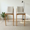 Ver imagem 1 de Kit 2 Banqueta Aura Alta Madeira Maciça E Linho 28 Areia Design Moderno Conforto Com Apoio Para Pés 