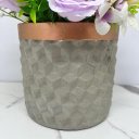 Ver imagem 4 de Vaso centro de mesa de cimento trabalhado com arranjo floral