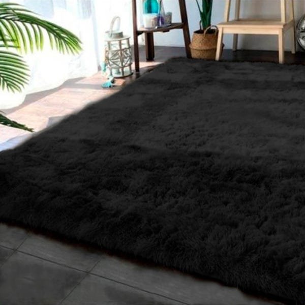 Tapete para Quarto Confortavél de Pêlo Alto 2,00M x 2,40M Várias Cores Casen Cor: Preto