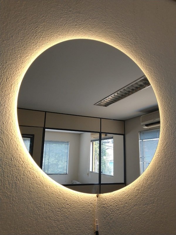 Espelho redondo iluminado com led quente 70cm - 1
