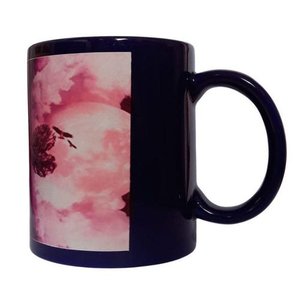 CANECA DE CERÂMICA AZUL ESCURO COM FAIXA BRANCA (CORAÇÃO)