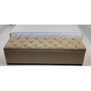 Puf Baú Estofado em Capitonê Queen 160x40x45cm na Cor Bege - Ampla Capacidade de Armazenamento