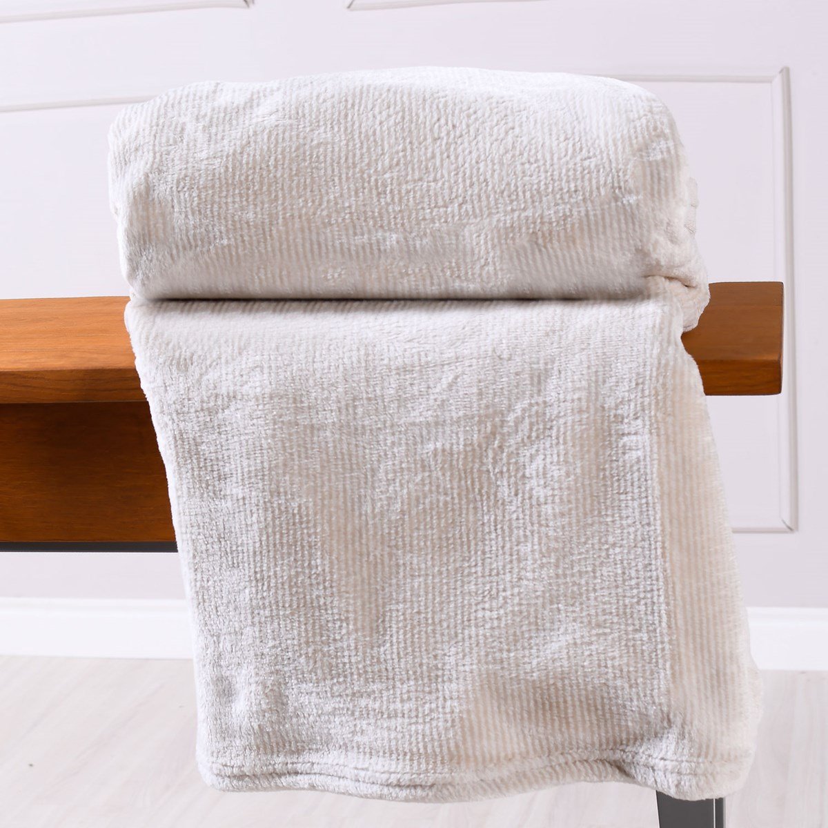 Manta Cobertor Casal Alpes Flannel Toque Extra Macil 300G/M² Porcelana - Tessi - 2