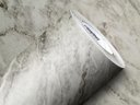 Ver imagem 1 de PAPEL DE PAREDE ADESIVO LAVAVÉL CORES GOLD PEDRAS 0,50X25M:MÁRMORE CARRARA