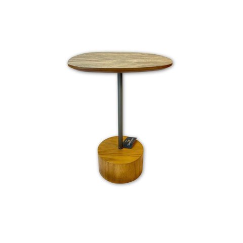 Mesa de Apoio Nur – Design Orgânico com Efeito Marmorizado Carvalho/tampo Efeito Marmorizado