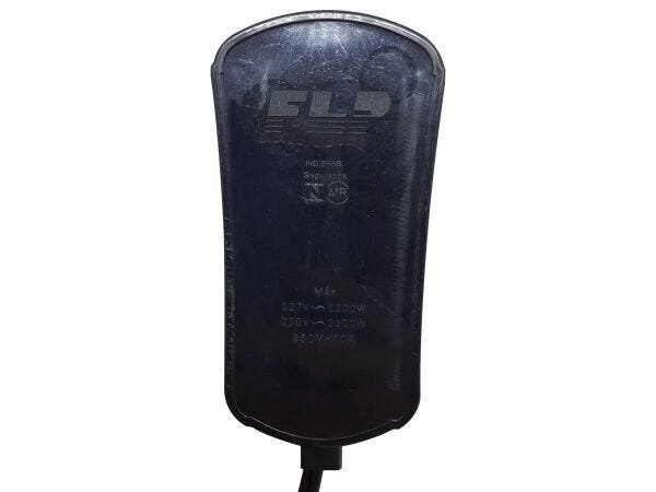 Régua Extensão Elétrica 3 Tomadas 2p 10A 5 Metros Cabo Paralelo Bivolt 127V e 250V - Preto - 5 Metro - 4