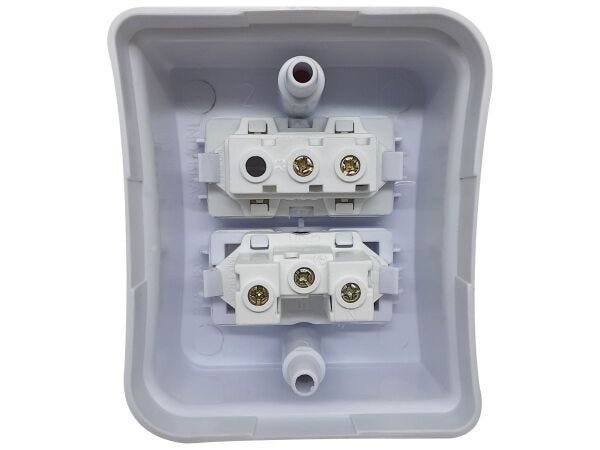 Interruptor Simples 1 Tecla + Tomada 20A 2p+t Sobrepor Externo Com Espelho Branco Linha Viena - 30 U - 5