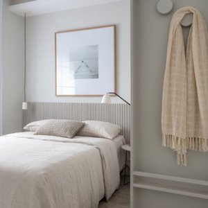 Cabeceira de Cama Ripada 164cm Larg. Tradicional Branca | Santa Rita Reveste
