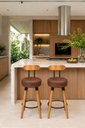 Ver imagem 1 de Kit 2 Banquetas Alta com Encosto Ergonômica para Cozinha Pés Madereira