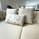 Ver imagem 7 de Kit 3 Almofadas Composê Listrado e Floral Amarelo e Cinza