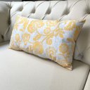Ver imagem 1 de Almofada Retangular Geométrico Amarelo e Bege Sued Premium 50x28cm