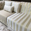 Ver imagem 1 de Kit Manta Listrado, 2 Capas de Almofada e 1 Almofada Retangular Luxo Branco com Dourado 45cmx45cm