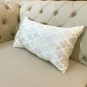 Ver mais imagens de Kit Manta Listrado, 2 Capas de Almofada e 1 Almofada Retangular Luxo Branco com Dourado 45cmx45cm