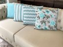 Ver mais imagens de Kit 4 Capas de Almofadas Floral, Chevron, Listrado e Liso Verde Água Impermeável 45x45cm