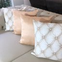 Ver imagem 4 de Kit 4 Capas de Almofadas Composê Capitonê Bege e Dourado Liso 45cmx45cm