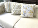 Ver mais imagens de Kit 3 Capas de Almofadas Floral, Geométrico e Listrado Amarelo Impermeável 45x45cm