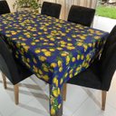 Ver imagem 1 de Toalha de Mesa Retangular Gorgurinho Limão Siciliano Fundo Azul Royal - 2,20M x 1,50M Largura