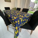 Ver imagem 3 de Toalha de Mesa Retangular Gorgurinho Limão Siciliano Fundo Azul Royal - 2,20M x 1,50M Largura