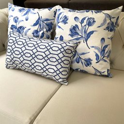 Kit 3 Almofadas Composê Floral e Geométrico Azul Sued Premium - 1