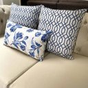 Ver imagem 1 de Kit 3 Almofadas Composê Geométrico e Floral Azul Sued Premium