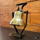 Ver imagem 5 de Sino de Bronze Bordado com Suporte para Parede/teto - 1,5 Kg