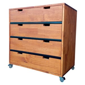 Cômoda de Madeira Maciça com 4 Gavetas e 4 Rodízios Cor Castanheira