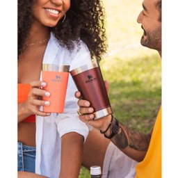 Copo Térmico Stanley para Cerveja ou Café com Tampa e Abridor Aço Inox Vinho - 6 Copo Térmico Stanley para Cerveja ou Café com Tampa e Abridor Aço Inox Vinho - 6