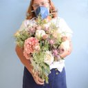 Ver mais imagens de Buquê de Flores Artificiais Rosas e Flores do Campo