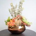 Ver imagem 1 de Arranjo Moderno Artificial de Flores, Suculentas e Folhagens para Mesa de Jantar