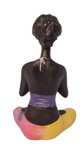 Bailarina Yoga Yogui Pernas Cruzadas Orando Degradê Azul Roxo Rosa e Amarelo - Peça em Gesso - 6