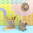 Ver imagem 2 de Mini Ventilador de Mesa e Apontador Formato Capivara