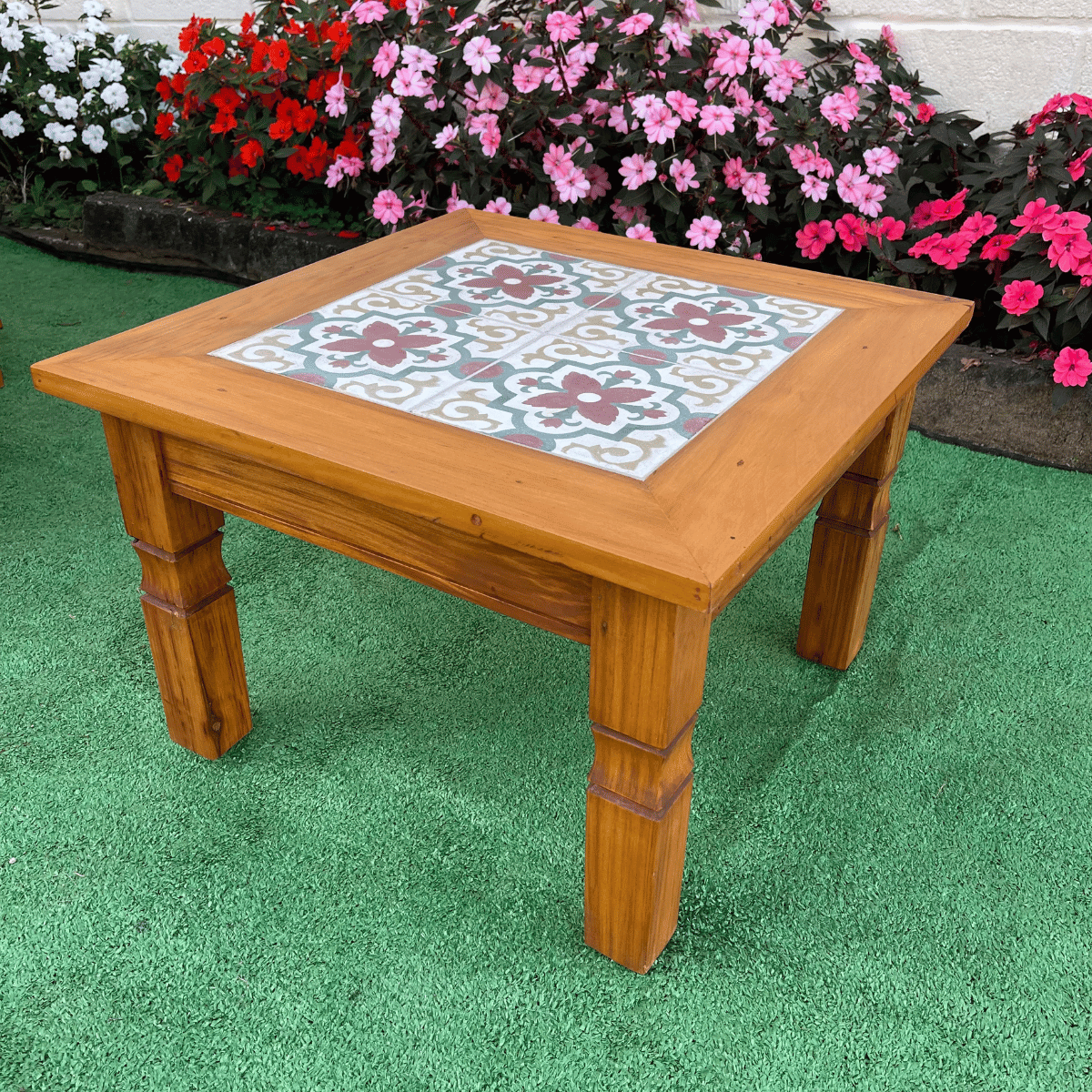 Ver imagem 2 de Mesa de Centro Madeira com Ladrilho Hidráulico 60 X 60 Sudeste Rústico