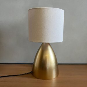 Abajur de Mesa ou Cabiceira Quarto/ Canto Sala - Dourado - 110v/220v - Dourado Cúpula Bege