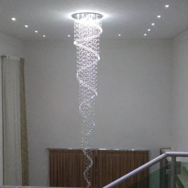 Lustre De Cristal Espiral Para Vão De Escada Com 4 Metros De Altura Base De Inox Com 50CM De Diâm.