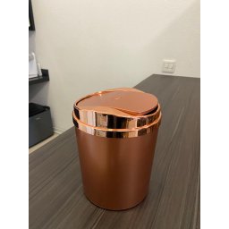Lixeira Plástica 5L Tampa Basculante Retangular Rotaplast:Rosé Gold - 3