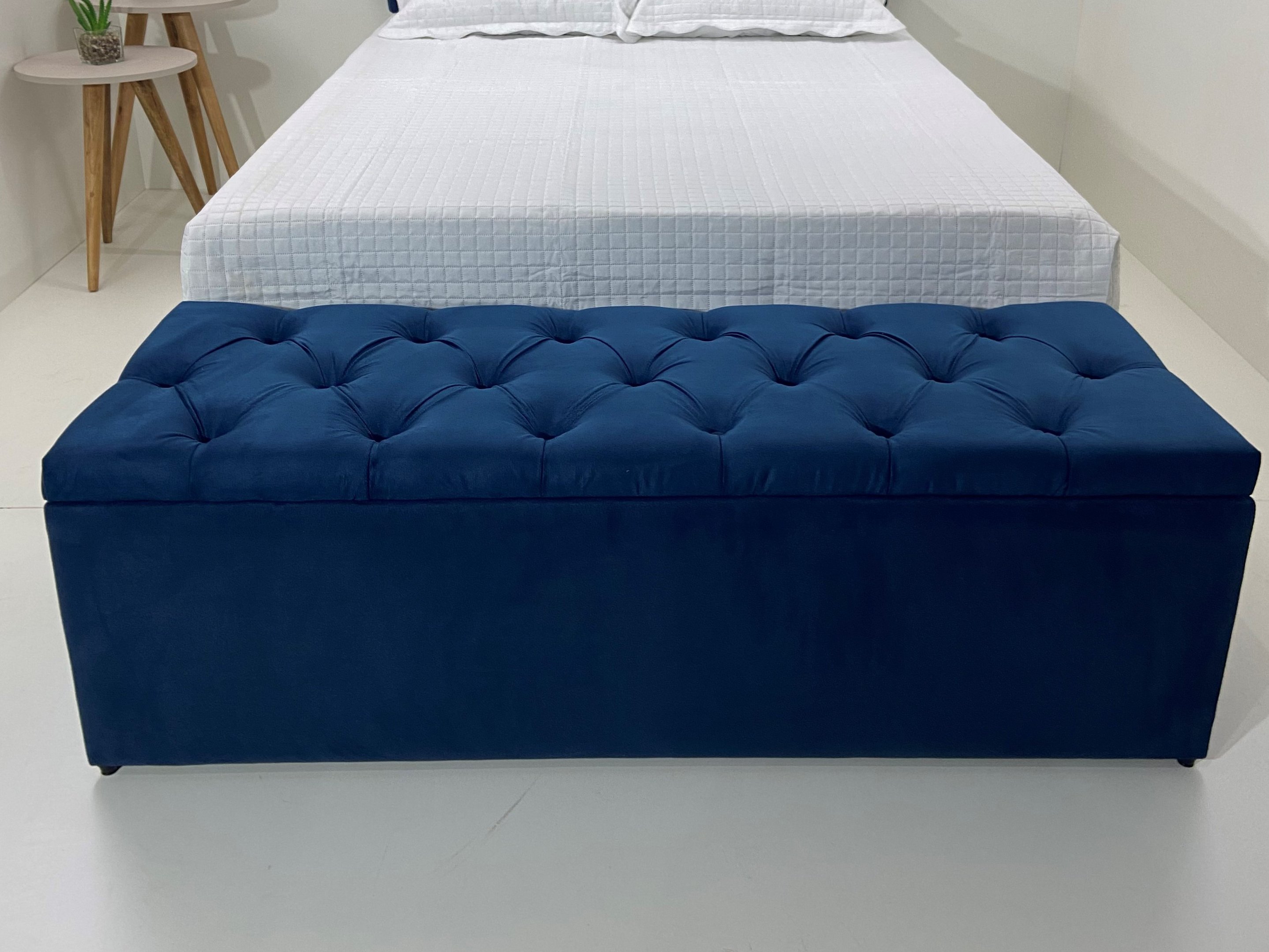 Baú Estofado Casal Modelo em Capitonê 140x50x45cm Azul Marinho - Materiais de Alta Qualidade