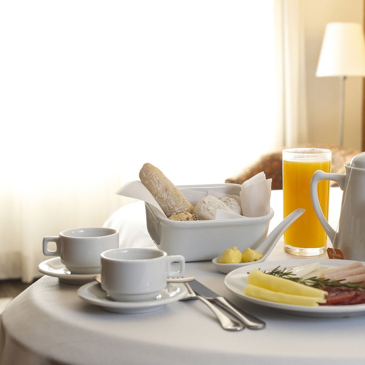 Jogo 4 Xícaras de Café Chá com Pires 100ml Bar Hotel Germer em Porcelana Branca - 2