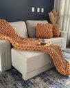 Ver imagem 5 de Manta Peseira de Maxi Tricot Casal 0,60x2,00m, Cor Caramelo - Magma Cotton