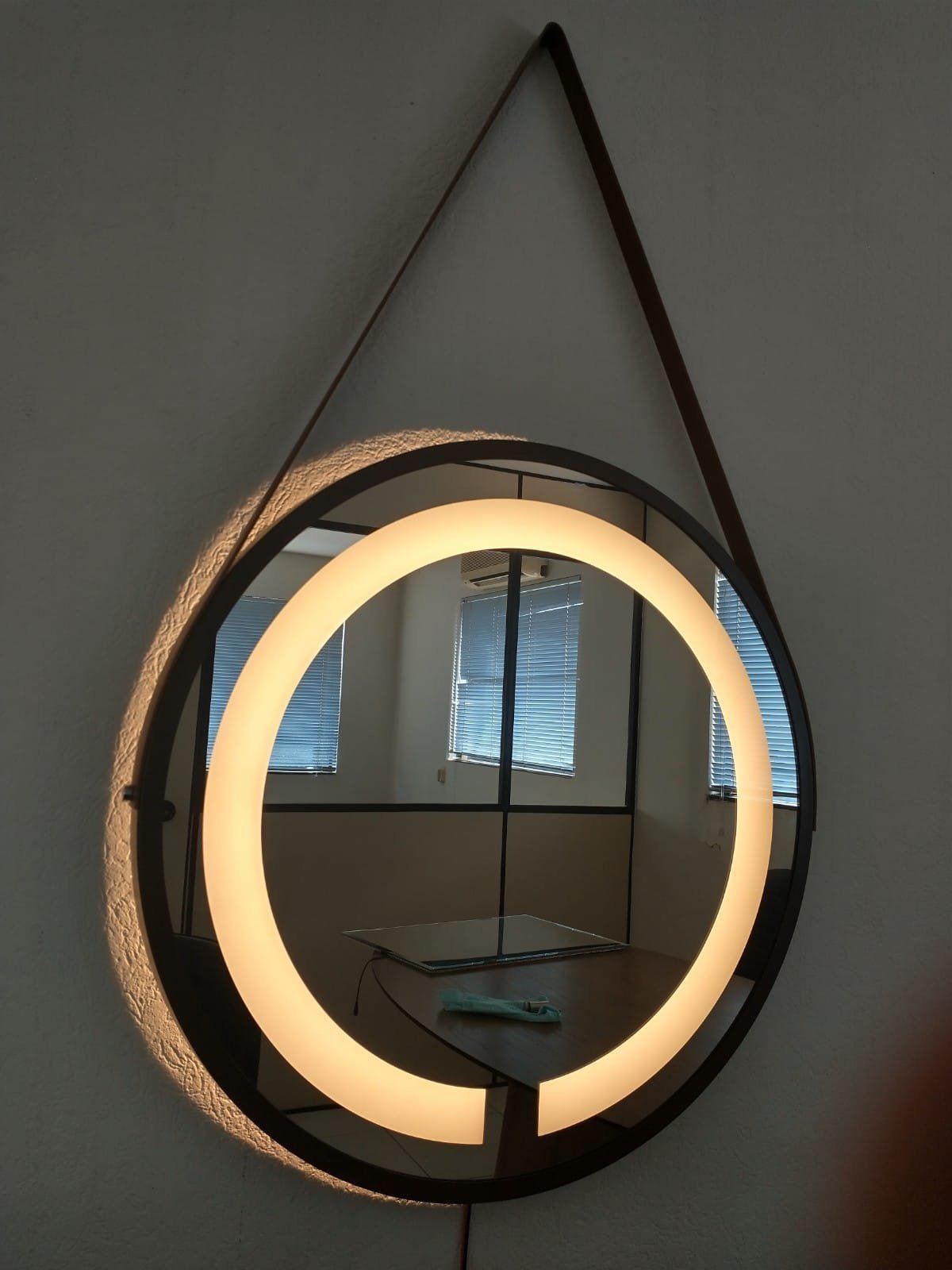 Espelho LED Quente Adnet 60cm Preto Alça Preto - 2