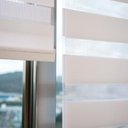 Ver imagem 2 de Persiana Double Vision Branca - 1,40m x 1,30m