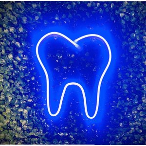 Luminária Parede Dente Neon Led Azul