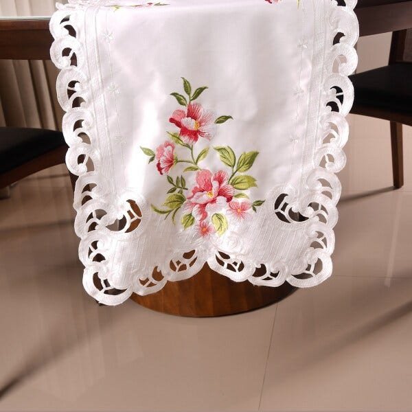 Trilho De Mesa Renda 40Cm X 1,40Cm Boradado Inglês Valentine - Tessi