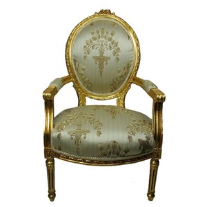 Poltrona Clássica Bege com Detalhes Dourado - 110x70x66cm - Poltrona Exclusiva: Design Único