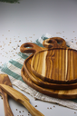 Ver imagem 4 de Tábua Gold Orgânica G para Servir com Cabo e Rebaixo – Madeira de Teca 39x29x2cm