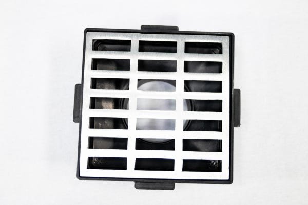 Grelha Pluvial 20X20 Reta Aluminio com Coletora Saída Baixa - Escovado - Ficone Reis - 1
