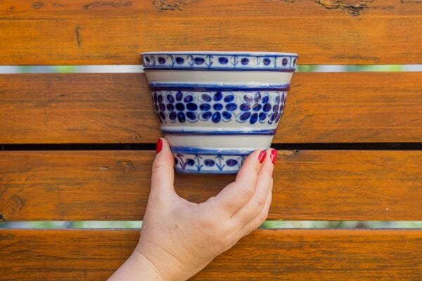 Vaso de Parede Colonial em Porcelana Azul e Branco Médio - 2